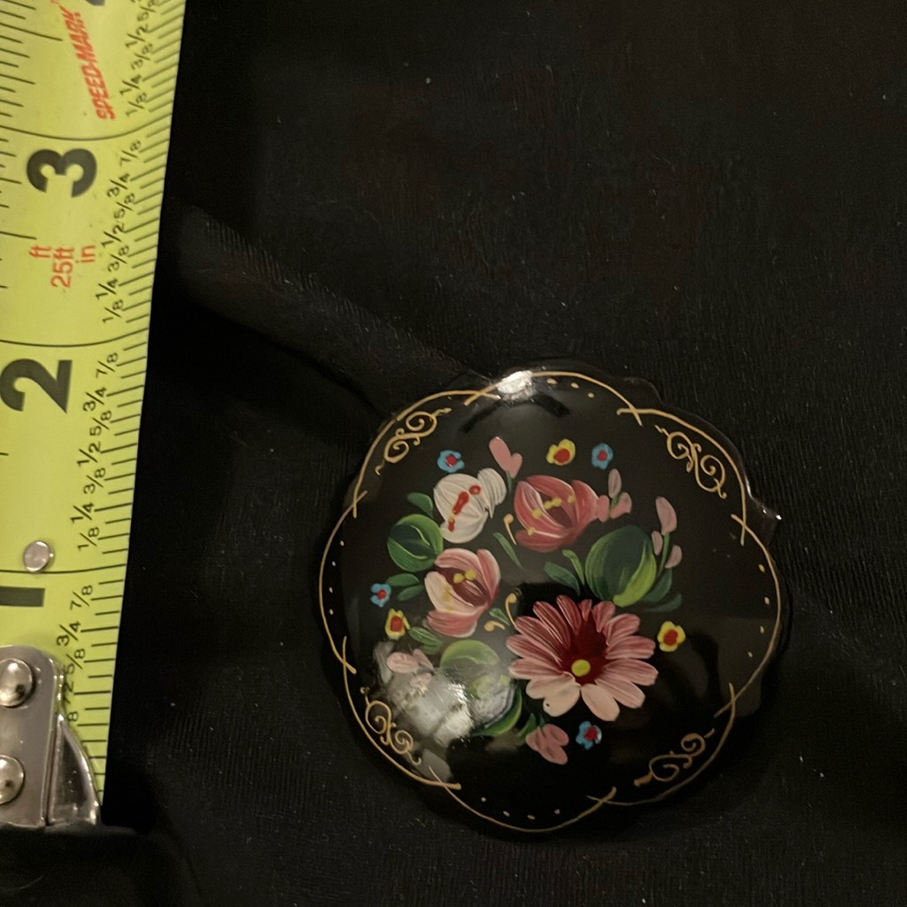 Ladies, Large, Beautiful Vintage Painted Flowers Brooch/Pendant